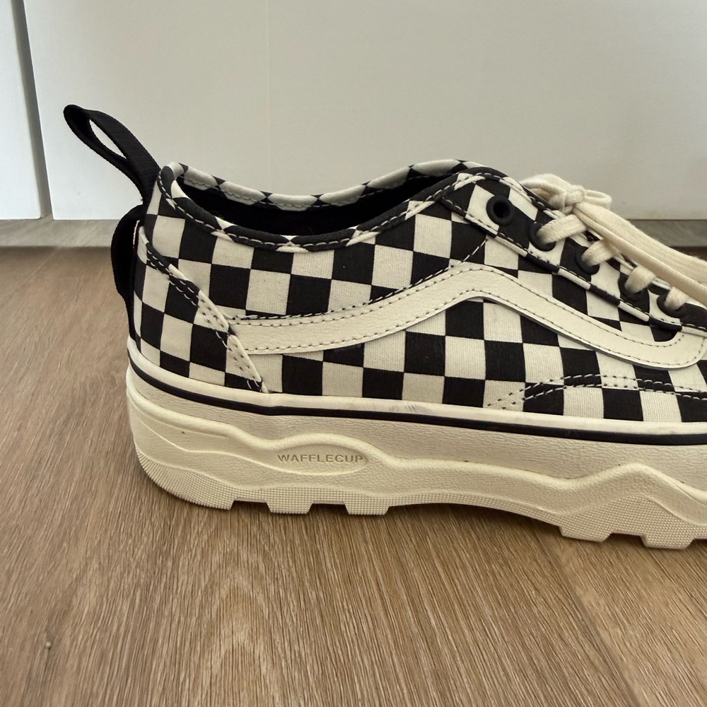 Vans checkerboard lace up shoes - Picture 9 of 13